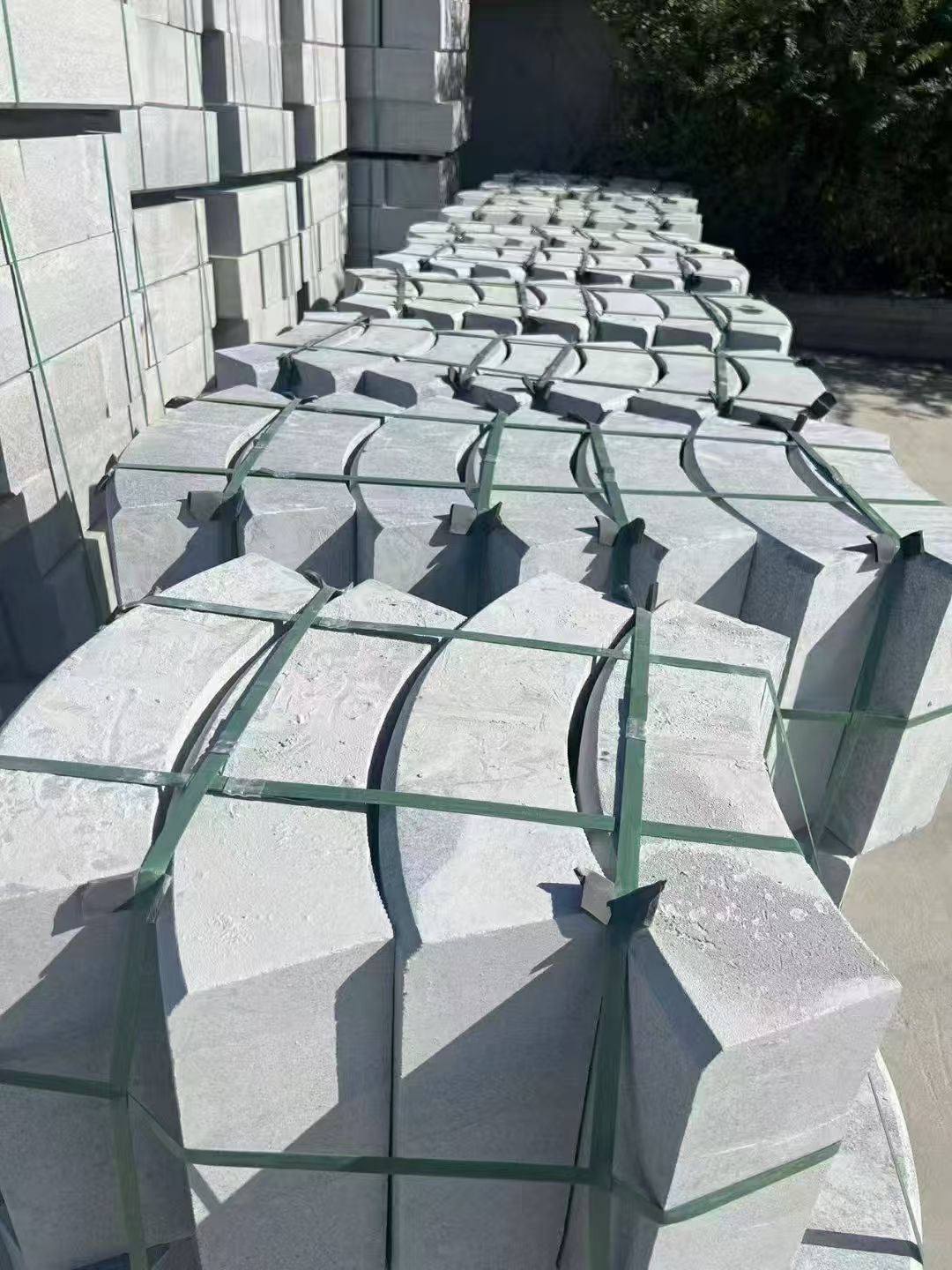 亳州 芝麻灰弧形路沿石