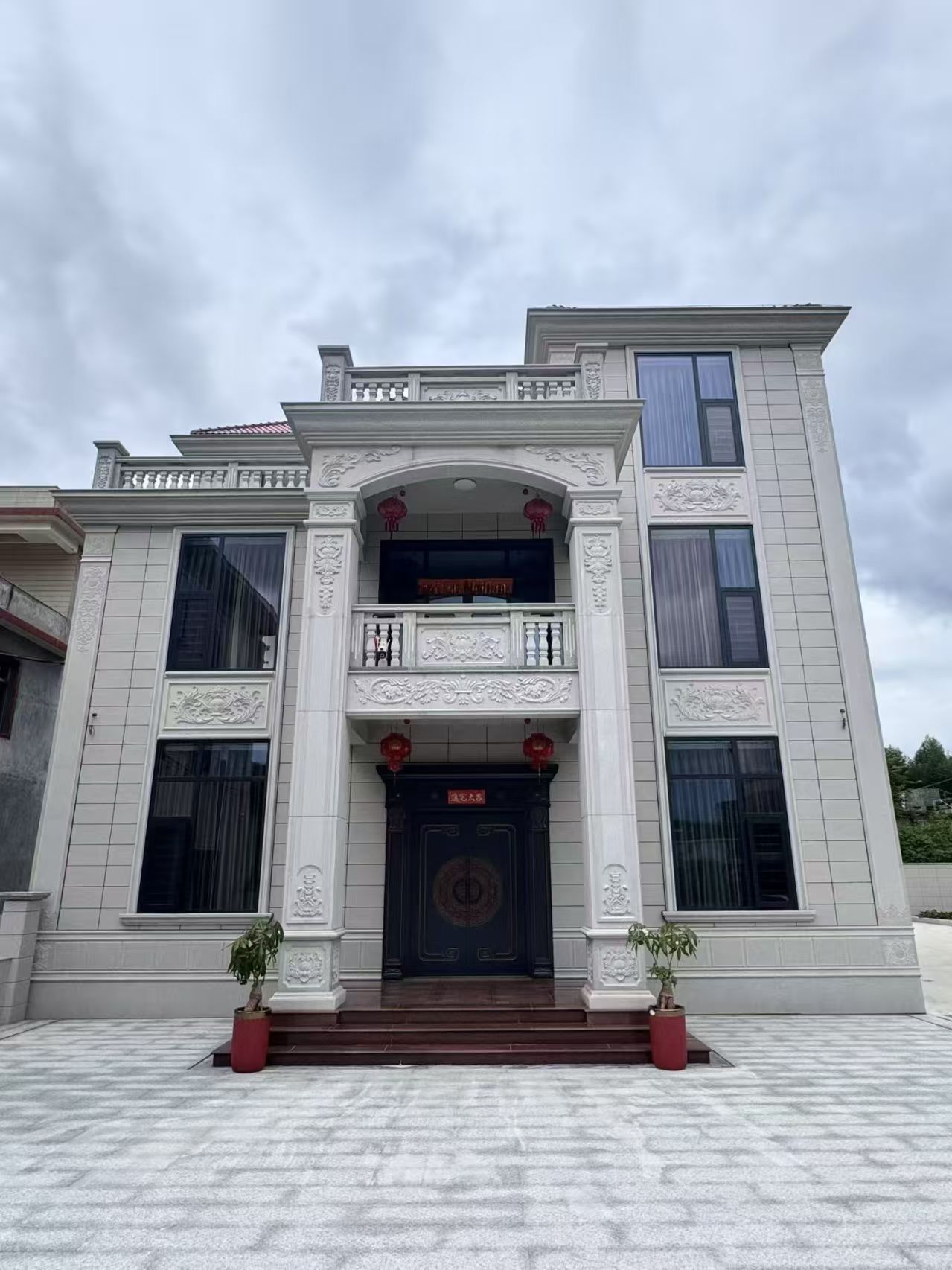 亳州 芝麻白石材别墅干挂案例展示