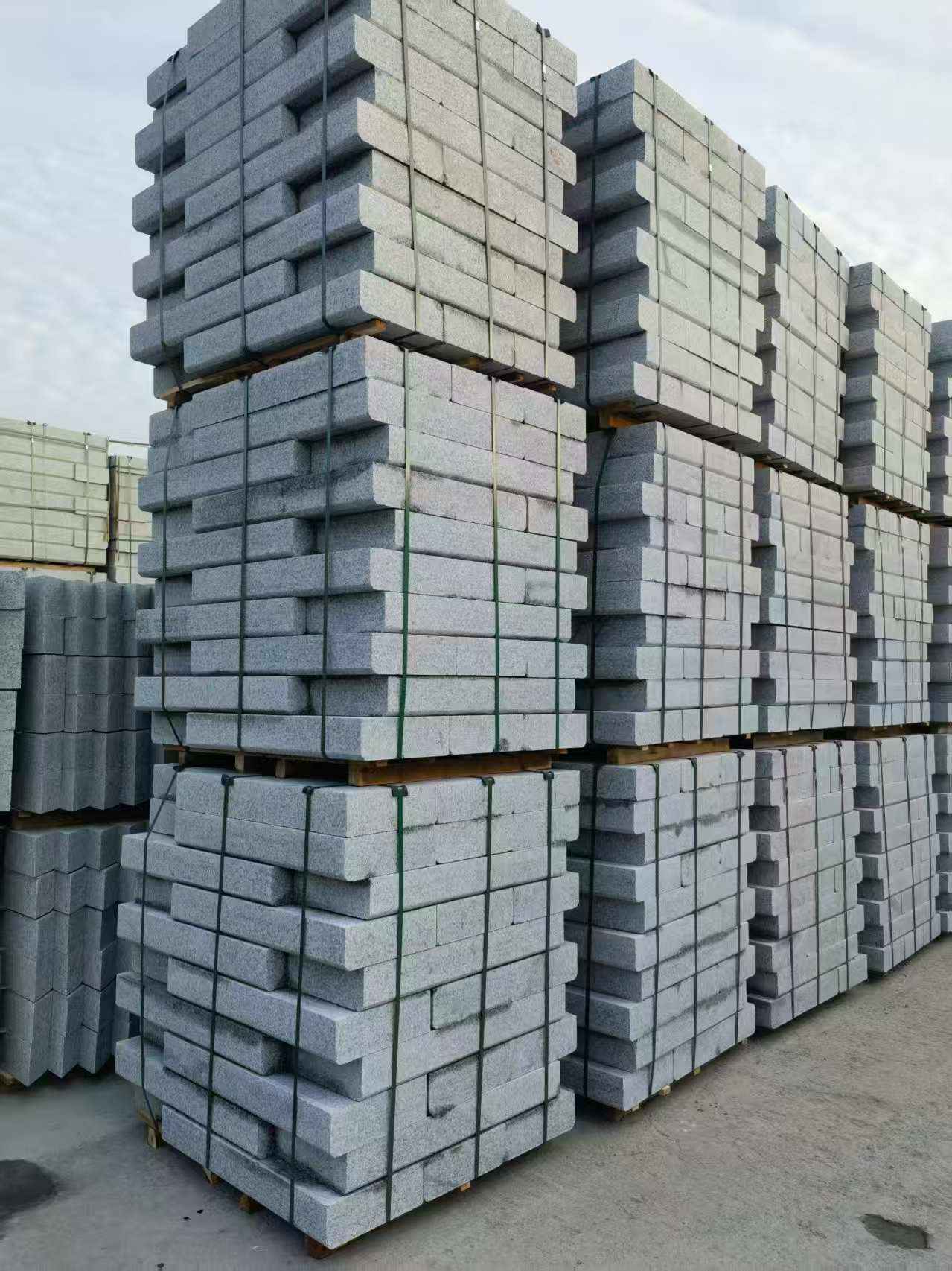 亳州 路沿石（路侧石），颜色一致，尺寸标准