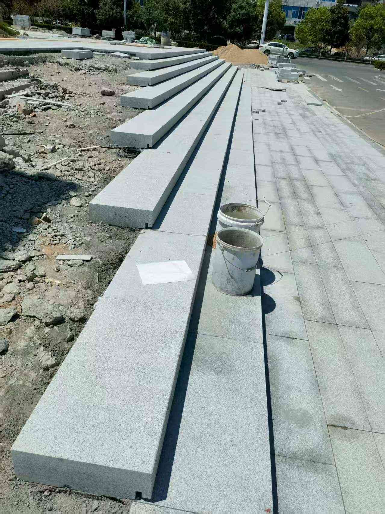 亳州 芝麻白整石台阶，施工现场