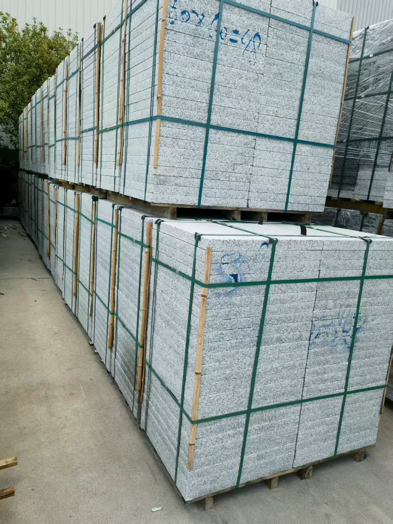 亳州 大花芙蓉白火烧成品，市政园林广场地铺石